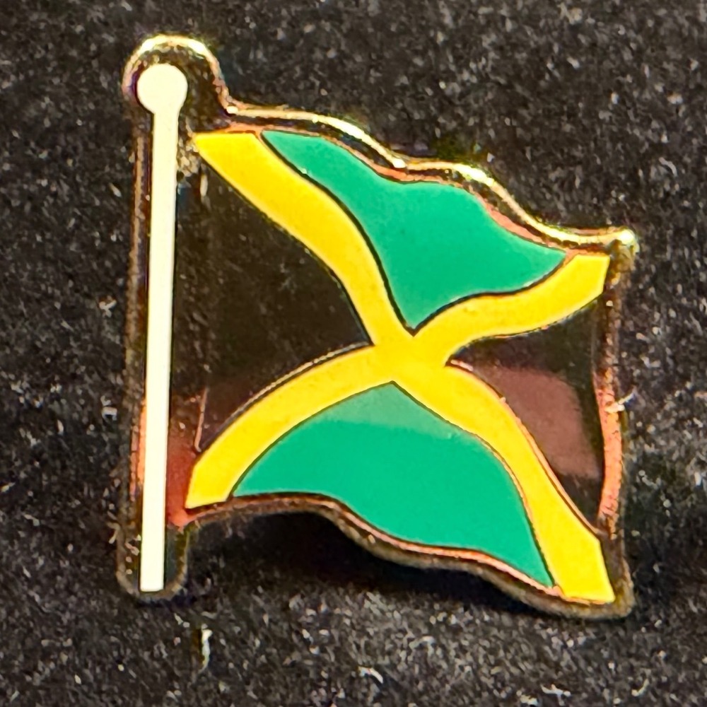 Jamaica Flag Waving Enamel Pin Green Yellow Black Gold Tone Lapel Hat Pin